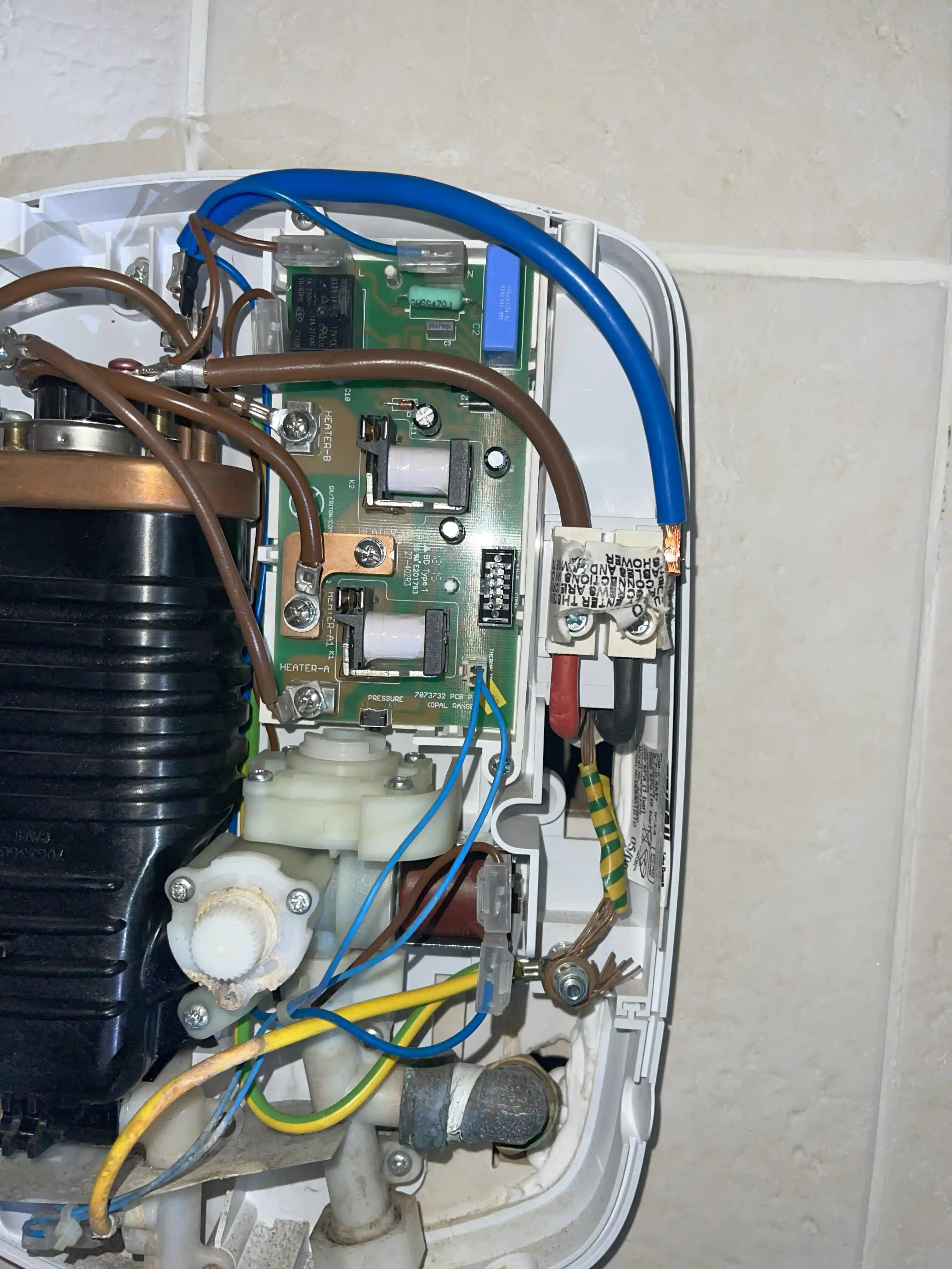 24 Hours Emergency Electrician near Grinstead